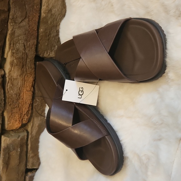 Mend UGG Wainscott Slide. Size 8 main image 6